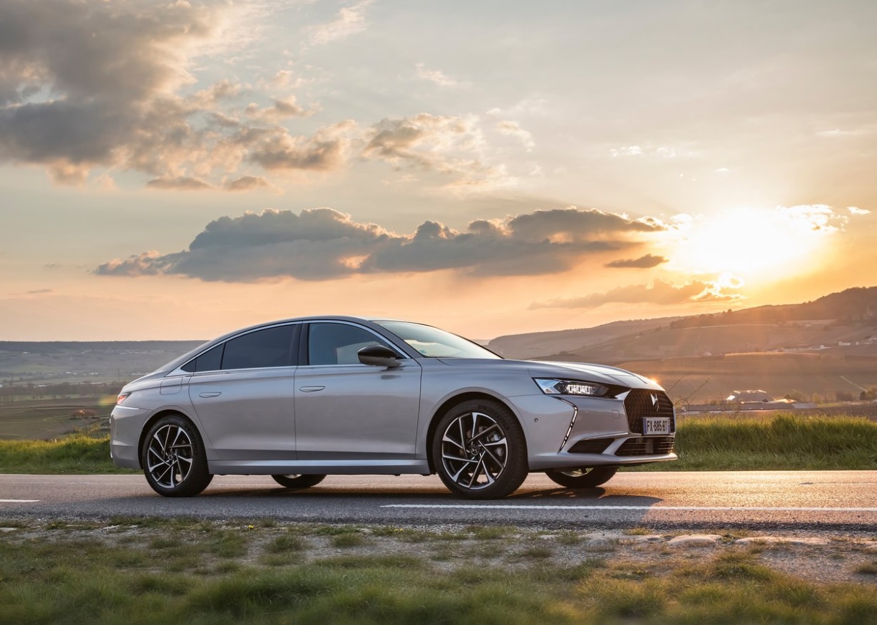 2022 DS DS 9 1.6 PureTech Opera Özellikleri